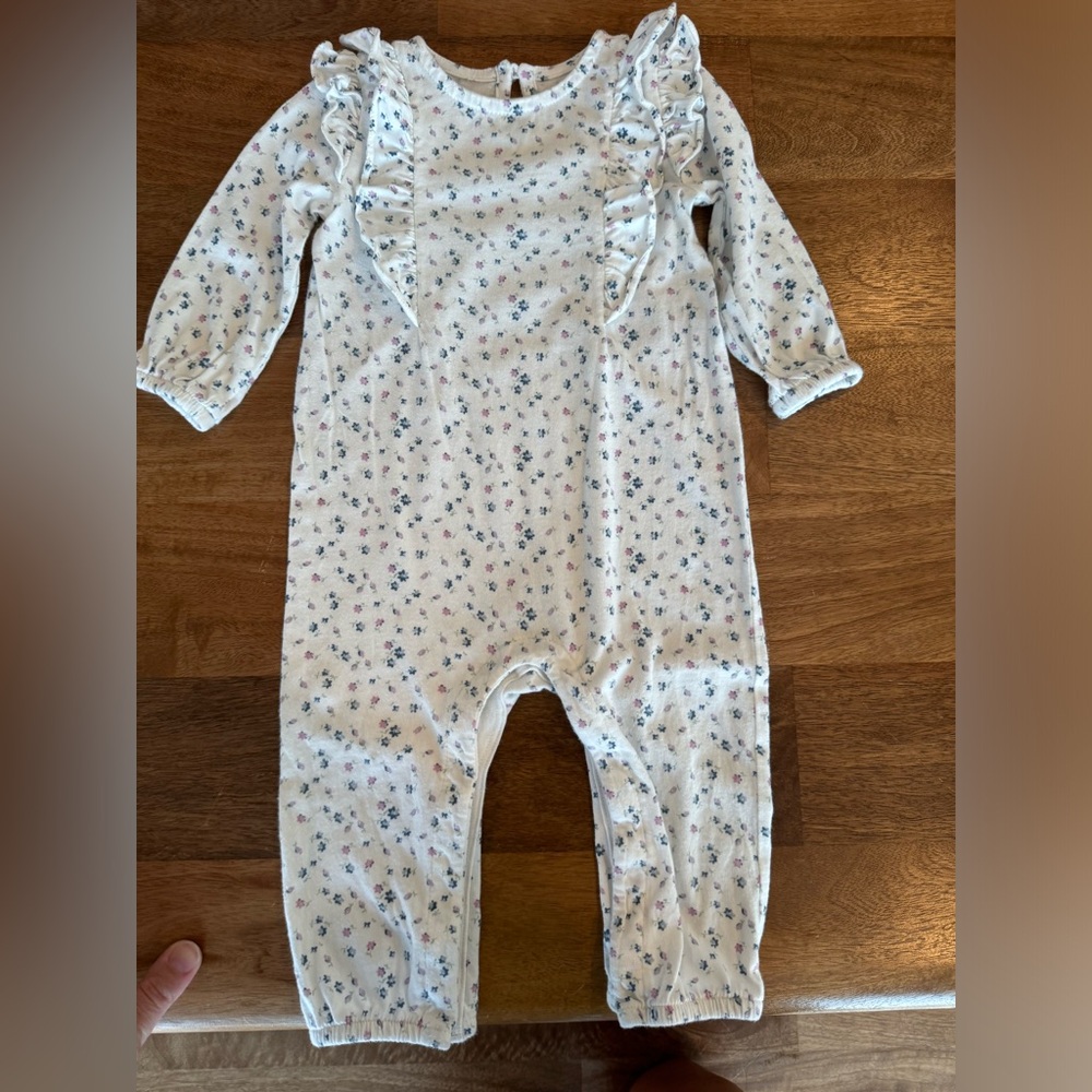 Baby Gap girls floral pattern one piece in 6-12 months